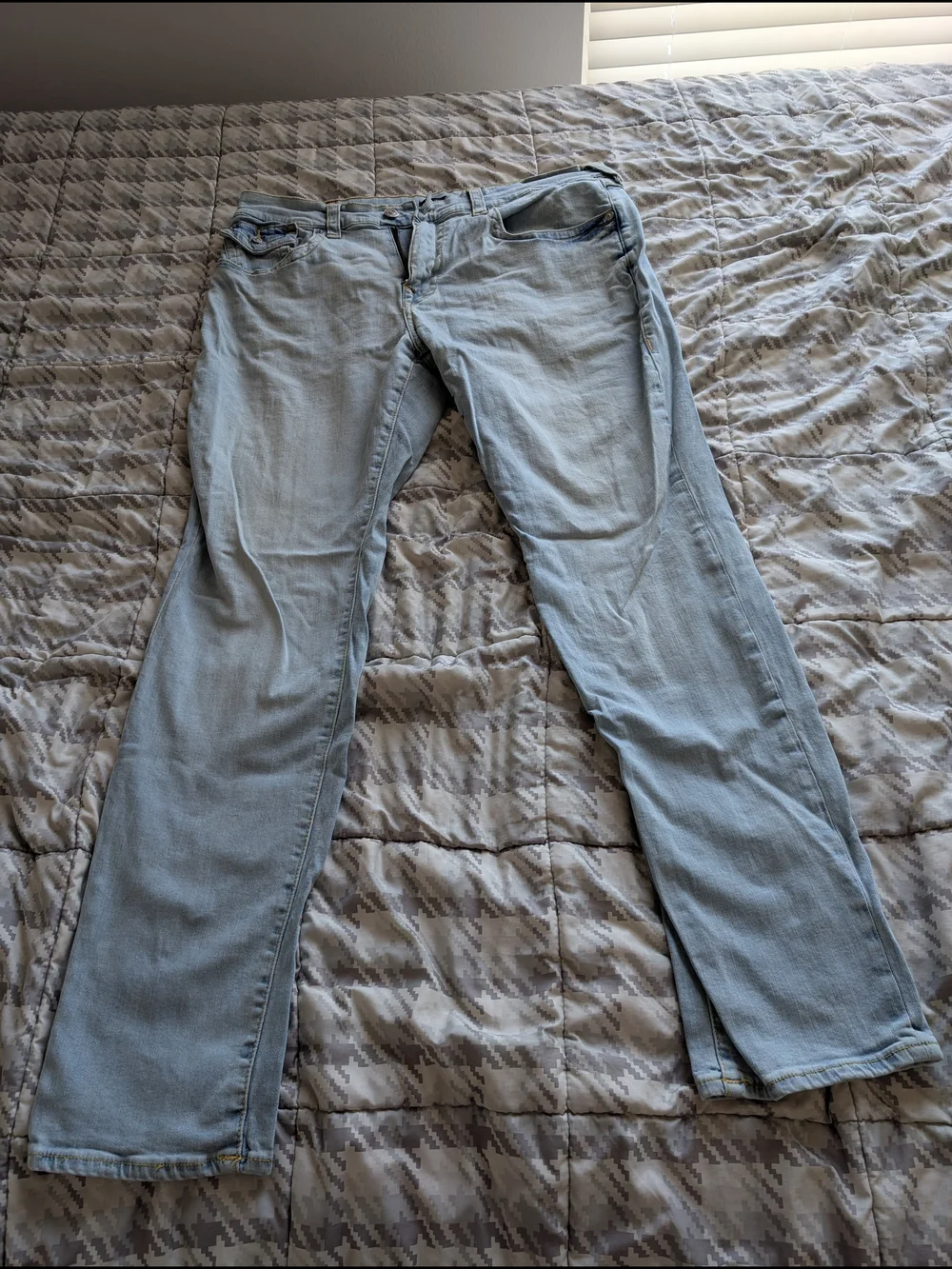 True Religion Mens Geno Relaxed Slim Jeans Size 38×32 Flap Pocket Light Wash Y2K